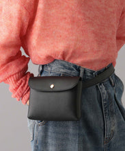 APPLE LEATHER WAIST BELT BAG
