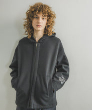 【relief O0u】 FORMED HOODIE
