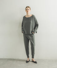 BACKSLIT WOOL PANTS
