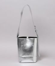 APPLE LEATHER  FOIL MINI BASKET BAG
