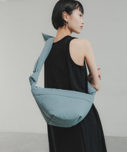 【O0u×LE VERNIS】 JIGGLY SHOULDER BAG
